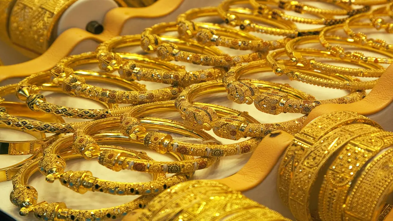 الذهب يتجاوز مستوى الهبوط مع قفزة جديدة في الأسعار وتوقعات بتصاعد الطلب